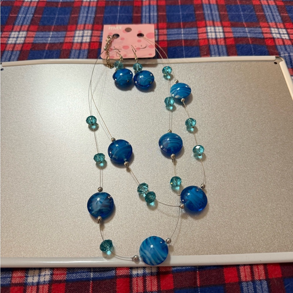 Elegant Blue Beaded Necklace